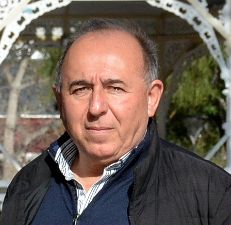 Retrato completo de Eduardo A. González, autor de Humanidad 2050